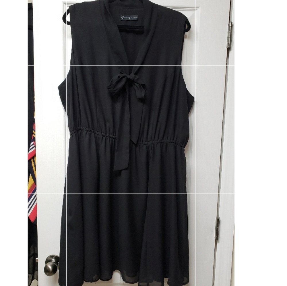 Dress - Picture 2 of 3